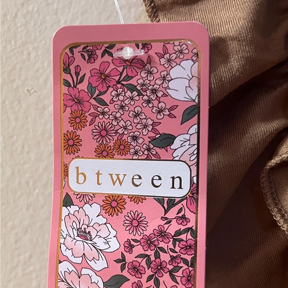 btween Brown Ruffle Top and Floral Leggings Set 3 Piece - Picture 7 of 10